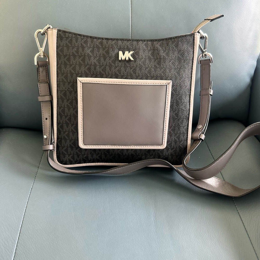 Michael Kors Crossbody handbag purse logo pattern